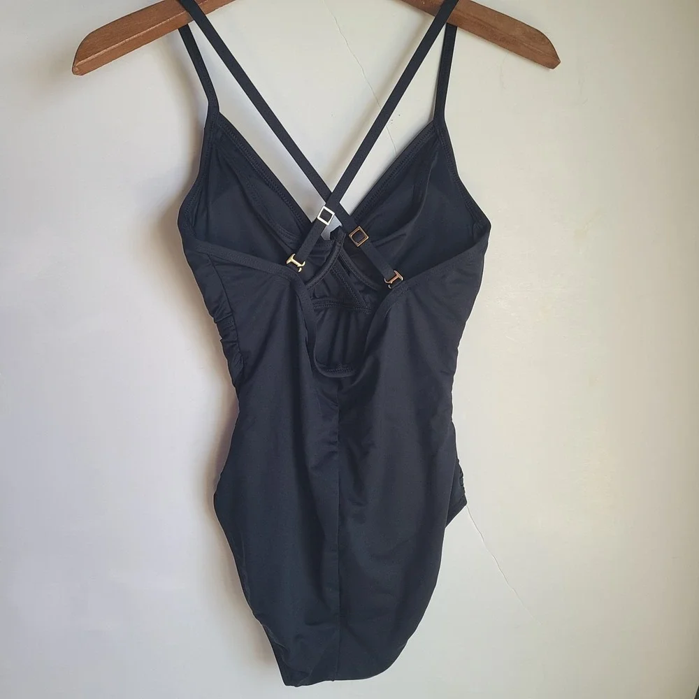 La Blanca Womens One Piece Standard Island Goddess Underwire Swimsuit Black SZ 4